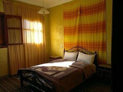 Auberge Et Hotel Les Amis タフロウト エクステリア 写真